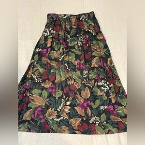 Vintage Walnut Sport Fruit/floral Elastic Skirt, Size 12, Waist 24 Inches